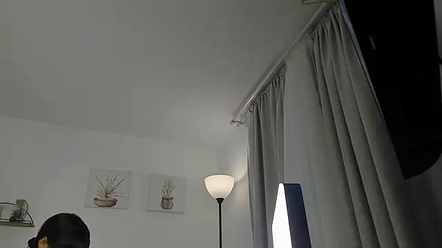 Snapshot of AlaiaRogers chatting on June 2, 2026, 10:37 am AlaiaRogers online show from June 2, 2026, 10:37 am