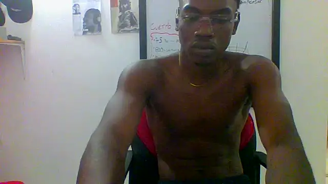 Snapshot of charles_king chatting on May 15, 2026, 11:47 pm charles king online show from May 15, 2026, 11:47 pm