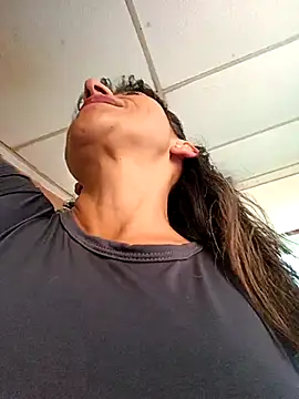 Lucia Rios online show from May 5, 2026, 10:02 pm