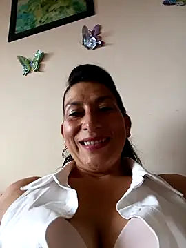 Lucia Rios online show from May 4, 2026, 9:28 pm