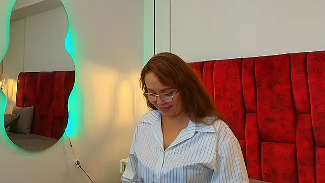 Snapshot of _Monaliza_ chatting on May 4, 2026, 12:30 pm Monaliza online show from May 4, 2026, 12:30 pm
