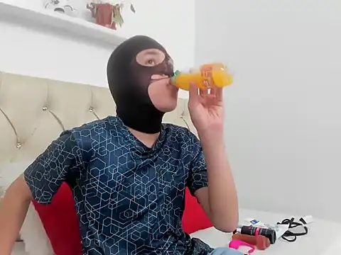 max betacure32 online show from April 21, 2026, 6:25 pm