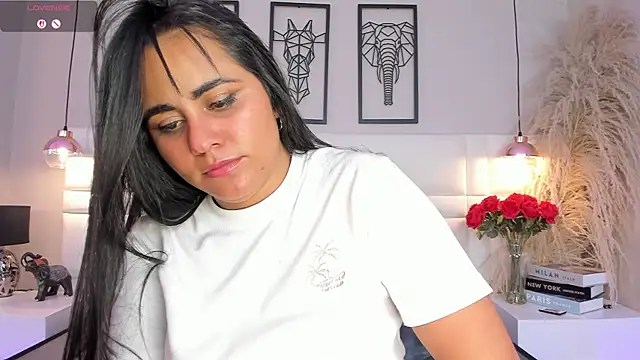 Snapshot of alejandra__garcia chatting on May 17, 2026, 9:04 pm alejandra garcia online show from May 17, 2026, 9:04 pm