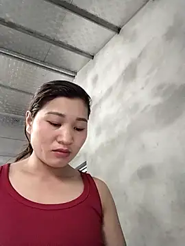 Snapshot of Lilinn_ chatting on April 22, 2026, 10:44 am Lilinn online show from April 22, 2026, 10:44 am