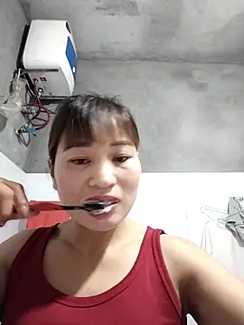 Snapshot of Lilinn_ chatting on April 24, 2026, 10:56 pm Lilinn online show from April 24, 2026, 10:56 pm