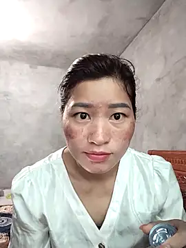 Lilinn  online show from April 3, 2026, 11:55 pm