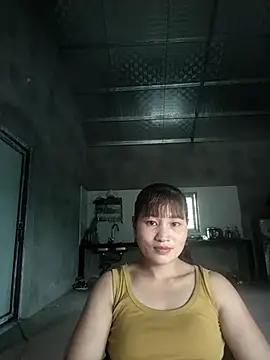 Snapshot of Lilinn_ chatting on April 18, 2026, 4:48 am Lilinn online show from April 18, 2026, 4:48 am