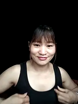 Snapshot of Lilinn_ chatting on April 23, 2026, 3:46 am Lilinn online show from April 23, 2026, 3:46 am