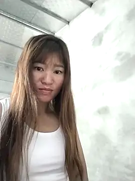 Lilinn  online show from April 1, 2026, 11:01 pm