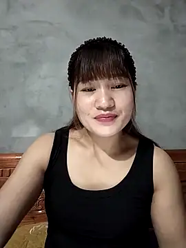 Snapshot of Lilinn_ chatting on April 25, 2026, 4:48 pm Lilinn online show from April 25, 2026, 4:48 pm