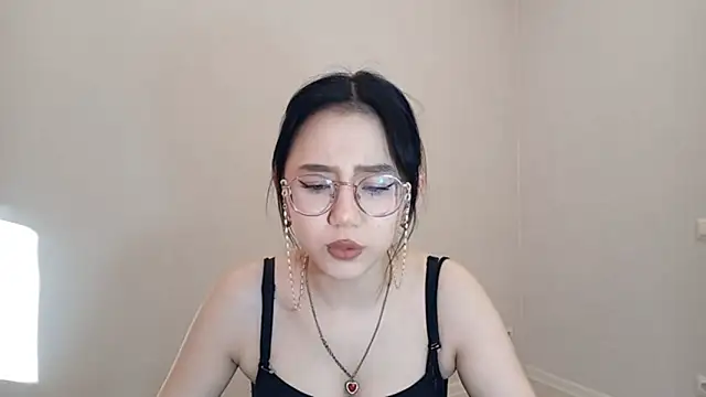 Snapshot of SolvedGlobe chatting on March 30, 2026, 1:12 pm SolvedGlobe online show from March 30, 2026, 1:12 pm