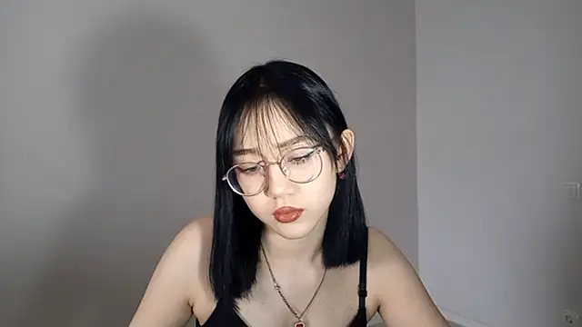 Snapshot of SolvedGlobe chatting on March 26, 2026, 2:04 pm SolvedGlobe online show from March 26, 2026, 2:04 pm