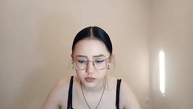 Snapshot of SolvedGlobe chatting on March 31, 2026, 2:08 pm SolvedGlobe online show from March 31, 2026, 2:08 pm