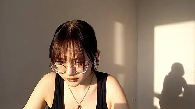 Snapshot of SolvedGlobe chatting on March 17, 2026, 2:09 pm SolvedGlobe online show from March 17, 2026, 2:09 pm