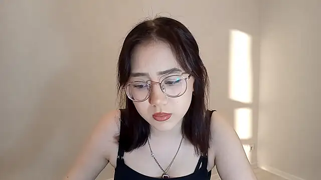 Snapshot of SolvedGlobe chatting on March 20, 2026, 2:07 pm SolvedGlobe online show from March 20, 2026, 2:07 pm