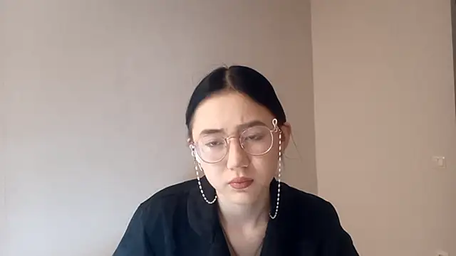 Snapshot of SolvedGlobe chatting on April 2, 2026, 3:08 pm SolvedGlobe online show from April 2, 2026, 3:08 pm