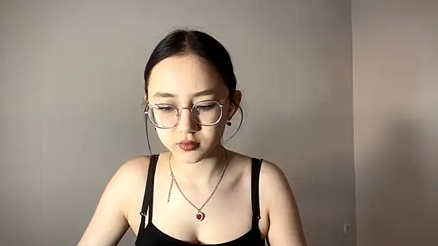 Snapshot of SolvedGlobe chatting on March 10, 2026, 1:04 pm SolvedGlobe online show from March 10, 2026, 1:04 pm