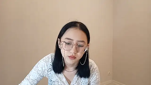 Snapshot of SolvedGlobe chatting on April 12, 2026, 2:09 pm SolvedGlobe online show from April 12, 2026, 2:09 pm