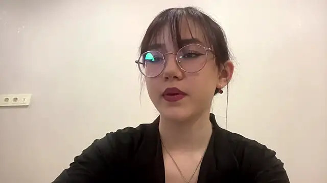 Snapshot of SolvedGlobe chatting on March 3, 2026, 5:09 pm SolvedGlobe online show from March 3, 2026, 5:09 pm