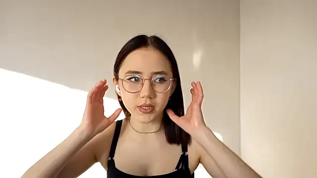 Snapshot of SolvedGlobe chatting on March 14, 2026, 1:06 pm SolvedGlobe online show from March 14, 2026, 1:06 pm