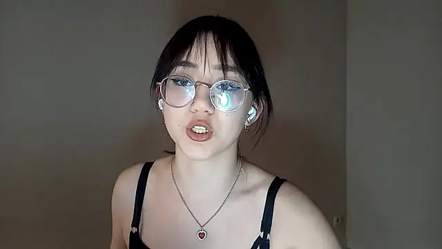 Snapshot of SolvedGlobe chatting on March 16, 2026, 1:04 pm SolvedGlobe online show from March 16, 2026, 1:04 pm