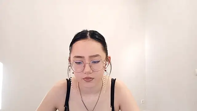 Snapshot of SolvedGlobe chatting on March 28, 2026, 1:12 pm SolvedGlobe online show from March 28, 2026, 1:12 pm