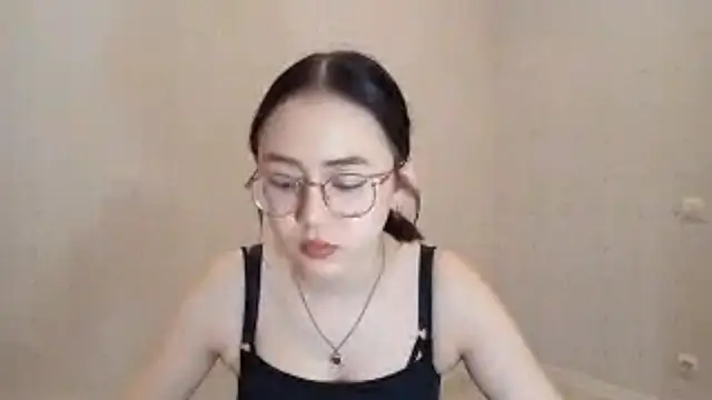 Snapshot of SolvedGlobe chatting on March 18, 2026, 1:02 pm SolvedGlobe online show from March 18, 2026, 1:02 pm