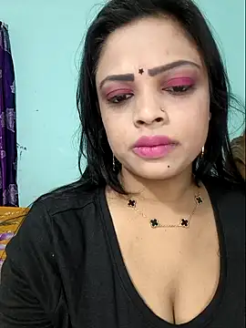 Snapshot of Beauty-3 chatting on May 1, 2026, 8:36 pm Beauty-3 online show from May 1, 2026, 8:36 pm