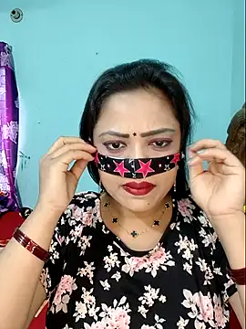 Snapshot of Beauty-3 chatting on May 8, 2026, 9:02 am Beauty-3 online show from May 8, 2026, 9:02 am