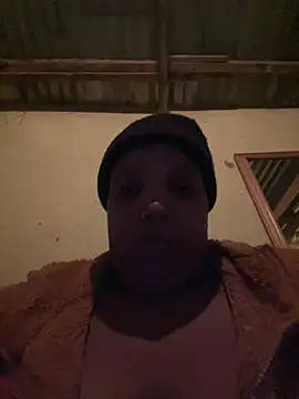 friendlybitch22 online show from May 20, 2026, 4:37 pm