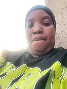 friendlybitch22 online show from May 25, 2026, 3:22 pm