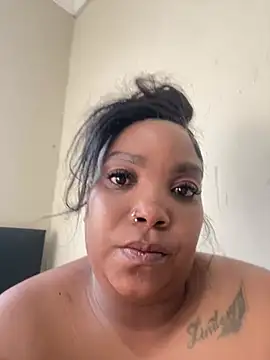 friendlybitch22 online show from May 16, 2026, 7:40 am
