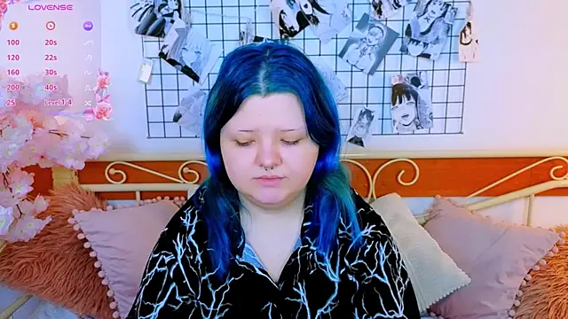 Snapshot of Lunaar_ chatting on July 6, 2026, 5:14 am Lunaar online show from July 6, 2026, 5:14 am