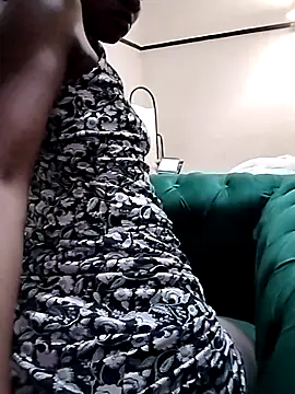 Snapshot of Latoya01 chatting on April 7, 2026, 7:37 pm Latoya01 online show from April 7, 2026, 7:37 pm