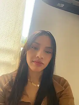 Mia-villalobos online show from May 28, 2026, 2:01 pm