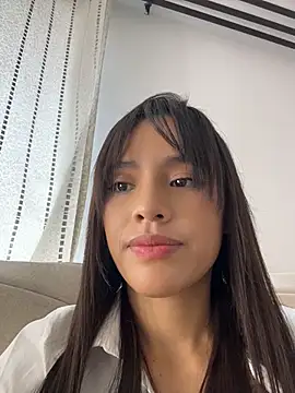 Mia-villalobos online show from August 5, 2026, 2:55 pm