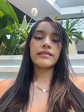 Mia-villalobos online show from May 9, 2026, 4:32 pm