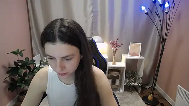 Snapshot of MistyBree chatting on May 25, 2026, 8:02 am MistyBree online show from May 25, 2026, 8:02 am