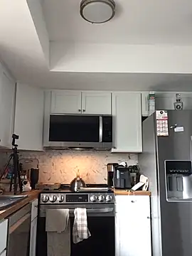 Snapshot of LunaBl00m chatting on April 14, 2026, 9:53 pm LunaBl00m online show from April 14, 2026, 9:53 pm