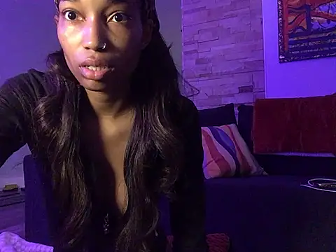 Snapshot of LunaBl00m chatting on March 23, 2026, 3:28 am LunaBl00m online show from March 23, 2026, 3:28 am