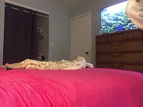 Snapshot of LunaBl00m chatting on March 10, 2026, 1:37 pm LunaBl00m online show from March 10, 2026, 1:37 pm