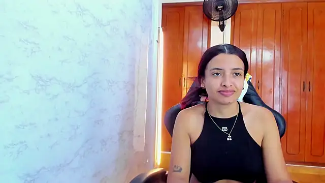 Snapshot of lizzie_skinny chatting on May 11, 2026, 7:00 pm lizzie skinny online show from May 11, 2026, 7:00 pm