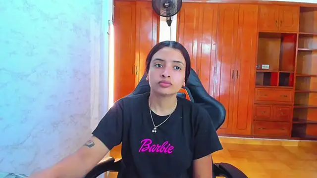 Snapshot of lizzie_skinny chatting on May 13, 2026, 6:59 pm lizzie skinny online show from May 13, 2026, 6:59 pm