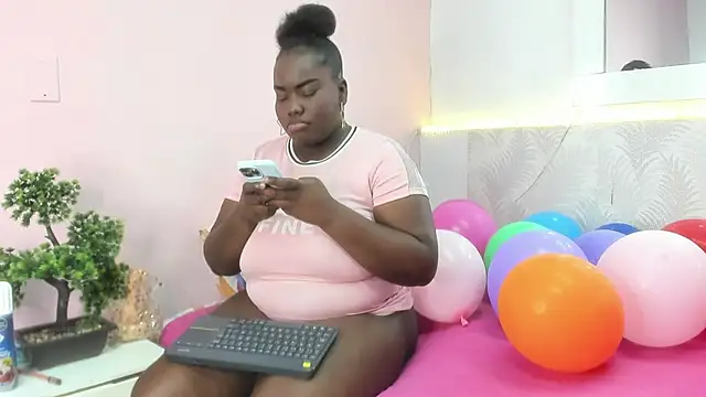 Snapshot of sophie_blake1 chatting on April 2, 2026, 7:42 pm sophie blake1 online show from April 2, 2026, 7:42 pm