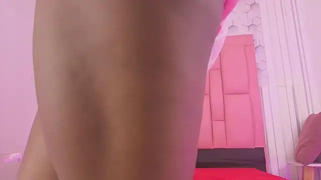 ashlleyray online show from April 15, 2026, 7:07 pm