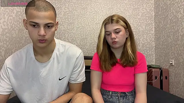 Snapshot of mirel_couple chatting on May 19, 2026, 10:22 am mirel couple online show from May 19, 2026, 10:22 am