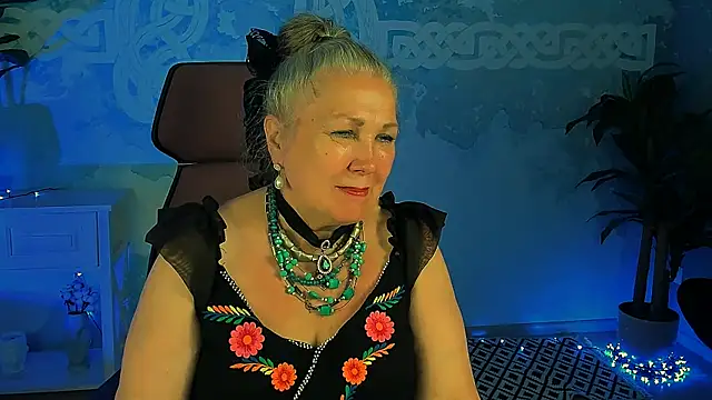 Snapshot of LilaMaharani chatting on May 18, 2026, 1:05 pm LilaMaharani online show from May 18, 2026, 1:05 pm