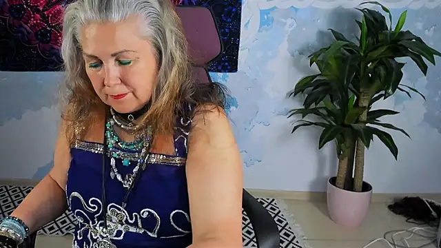 Snapshot of LilaMaharani chatting on June 4, 2026, 12:43 pm LilaMaharani online show from June 4, 2026, 12:43 pm
