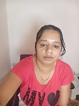 Snapshot of roxana_e43 chatting on April 19, 2026, 3:57 pm roxana e43 online show from April 19, 2026, 3:57 pm