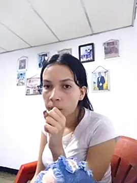 Snapshot of BiancaRoyale chatting on June 3, 2026, 8:04 am BiancaRoyale online show from June 3, 2026, 8:04 am
